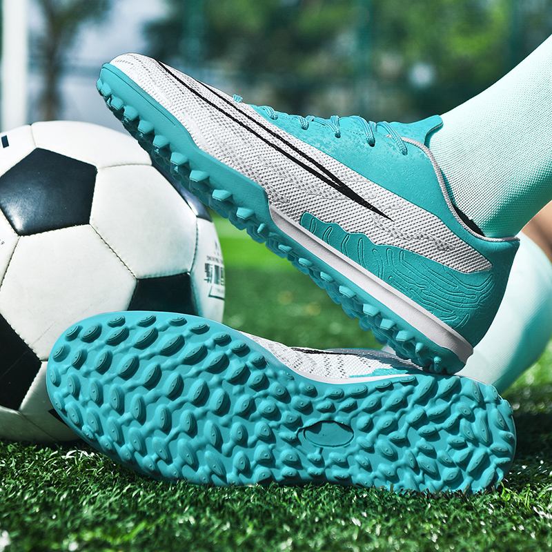 rubber-tpu-outsole-soccer-sneaker-11